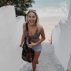 Meet your Posher, Mackenzie